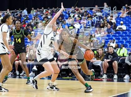 Thumbnail 1 in Clark vs. DeSoto (UIL 6A State Semifinal) photogallery.