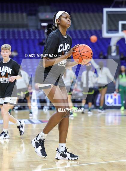Thumbnail 3 in Clark vs. DeSoto (UIL 6A State Semifinal) photogallery.