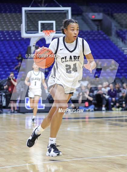 Thumbnail 1 in Clark vs. DeSoto (UIL 6A State Semifinal) photogallery.