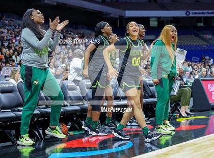 Thumbnail 1 in Clark vs. DeSoto (UIL 6A State Semifinal) photogallery.