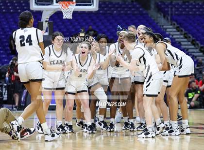 Thumbnail 3 in Clark vs. DeSoto (UIL 6A State Semifinal) photogallery.