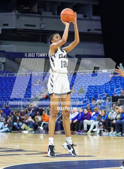 Thumbnail 3 in Clark vs. DeSoto (UIL 6A State Semifinal) photogallery.