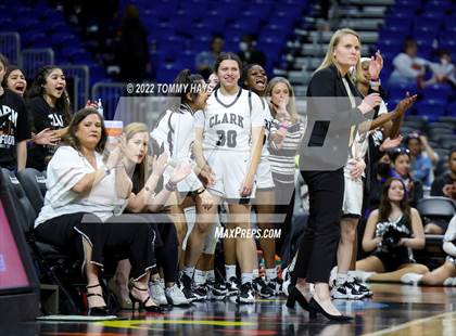 Thumbnail 2 in Clark vs. DeSoto (UIL 6A State Semifinal) photogallery.