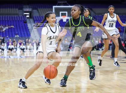 Thumbnail 1 in Clark vs. DeSoto (UIL 6A State Semifinal) photogallery.