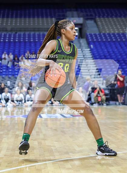 Thumbnail 2 in Clark vs. DeSoto (UIL 6A State Semifinal) photogallery.