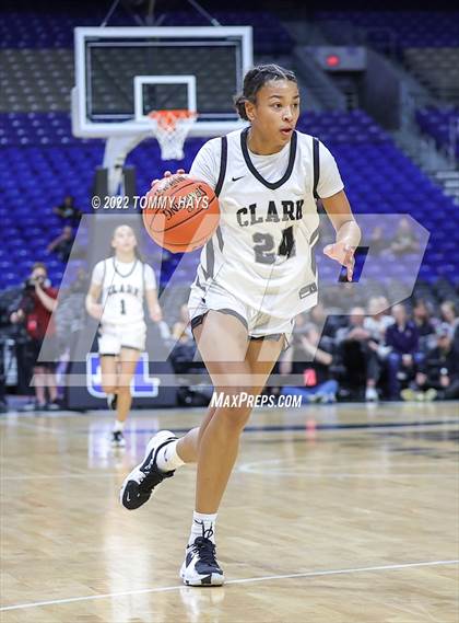 Thumbnail 1 in Clark vs. DeSoto (UIL 6A State Semifinal) photogallery.