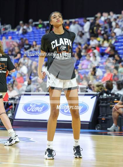 Thumbnail 1 in Clark vs. DeSoto (UIL 6A State Semifinal) photogallery.