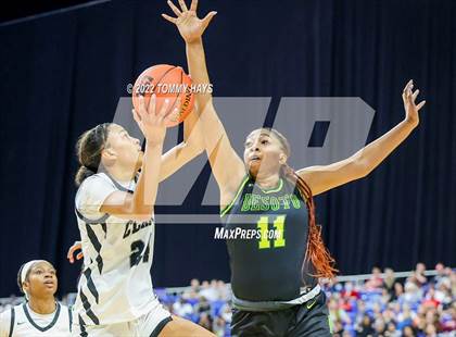 Thumbnail 3 in Clark vs. DeSoto (UIL 6A State Semifinal) photogallery.