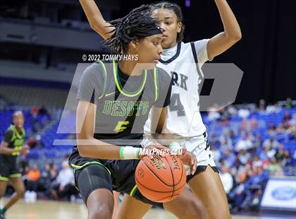 Thumbnail 2 in Clark vs. DeSoto (UIL 6A State Semifinal) photogallery.