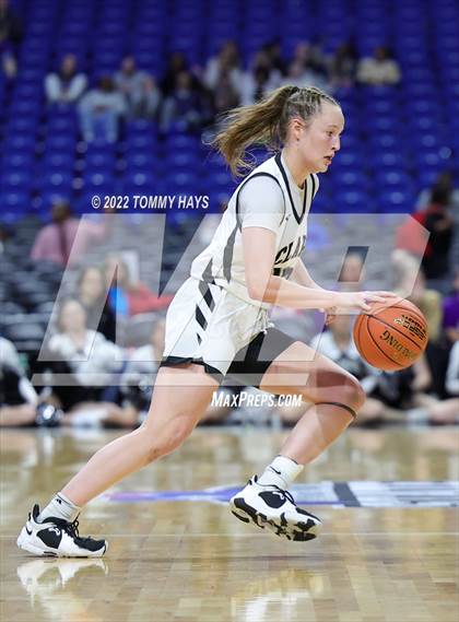 Thumbnail 2 in Clark vs. DeSoto (UIL 6A State Semifinal) photogallery.