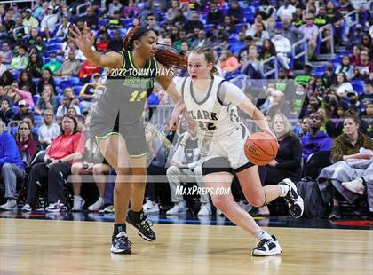 Thumbnail 2 in Clark vs. DeSoto (UIL 6A State Semifinal) photogallery.
