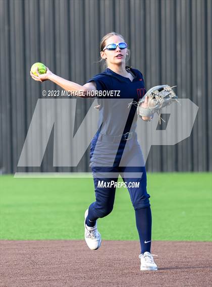 Thumbnail 3 in Wakeland @ The Colony photogallery.