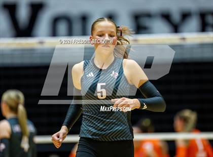Thumbnail 2 in Johnson City vs. Wink (UIL 2A Volleyball Division I Final) photogallery.