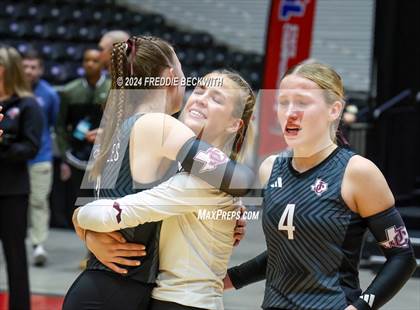 Thumbnail 3 in Johnson City vs. Wink (UIL 2A Volleyball Division I Final) photogallery.