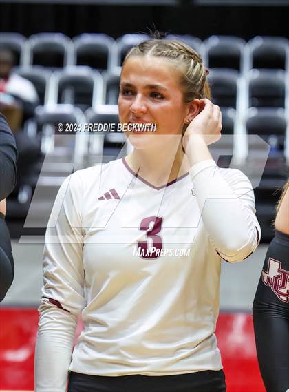 Thumbnail 3 in Johnson City vs. Wink (UIL 2A Volleyball Division I Final) photogallery.