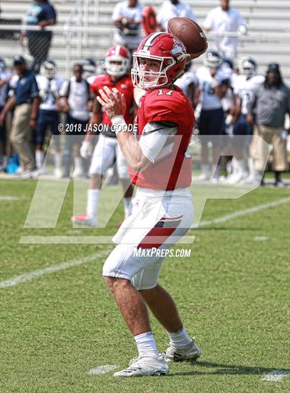 Thumbnail 3 in Cedar Grove vs. Hewitt-Trussville photogallery.