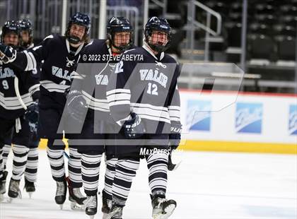 Thumbnail 2 in Denver East vs Valor Christian (CHSAA 5A State Final) photogallery.