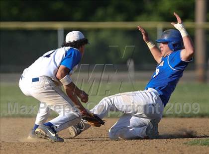 Thumbnail 1 in Highlands vs Newport Central Catholic (36th District Championhip) photogallery.
