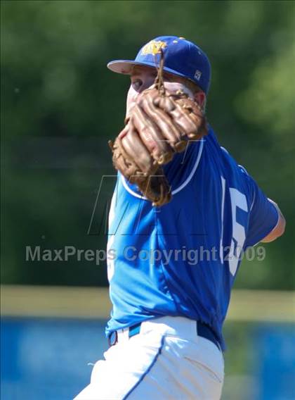 Thumbnail 3 in Highlands vs Newport Central Catholic (36th District Championhip) photogallery.