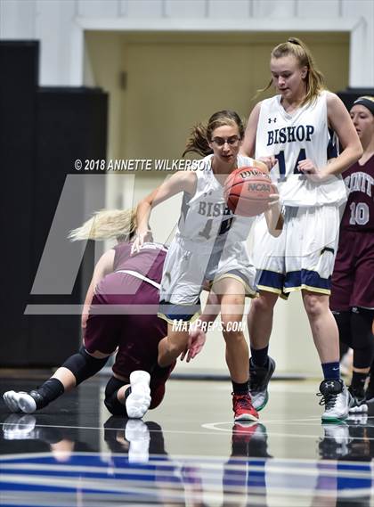 Thumbnail 3 in Trinity Christian Academy vs. Bishop McLaughlin Catholic photogallery.