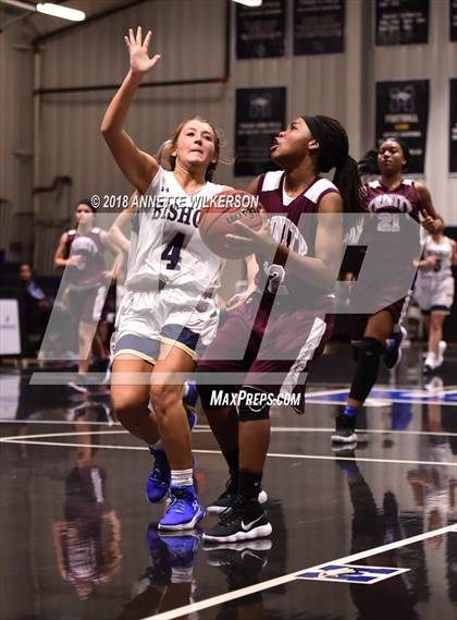 Thumbnail 2 in Trinity Christian Academy vs. Bishop McLaughlin Catholic photogallery.