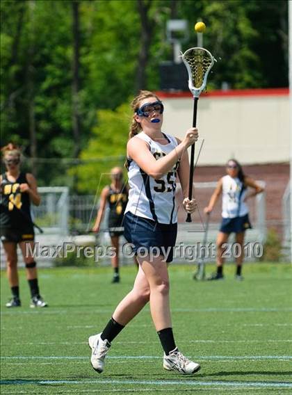 Thumbnail 3 in Shoreham-Wading River vs. Honeoye Falls-Lima (NYSPHSAA Class C Semifinal) photogallery.