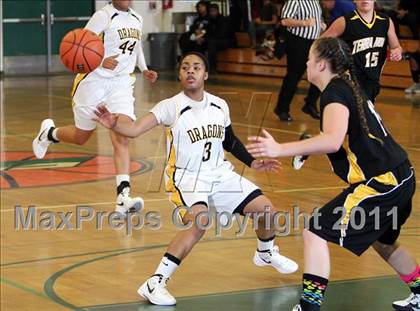 Thumbnail 2 in Terra Nova vs. Bishop O'Dowd (West Coast Jamboree) photogallery.