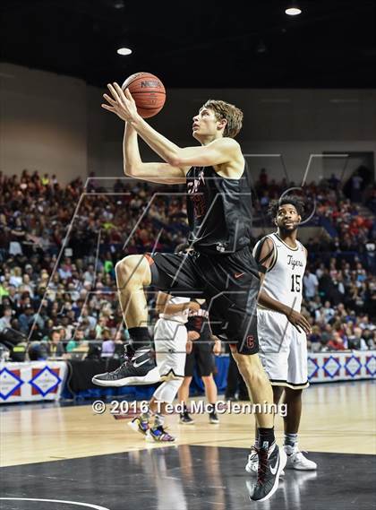 Thumbnail 3 in Bentonville vs. Cabot (AAA 7A Final) photogallery.