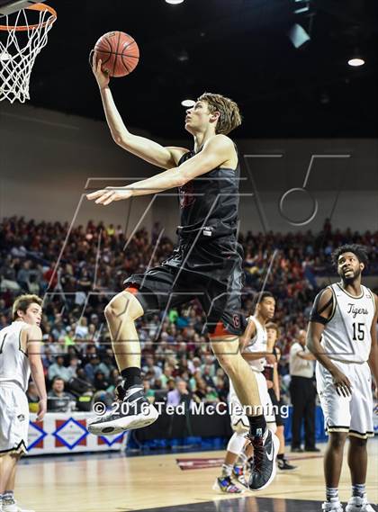 Thumbnail 1 in Bentonville vs. Cabot (AAA 7A Final) photogallery.