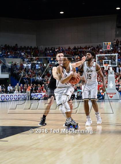 Thumbnail 1 in Bentonville vs. Cabot (AAA 7A Final) photogallery.