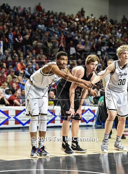 Thumbnail 1 in Bentonville vs. Cabot (AAA 7A Final) photogallery.