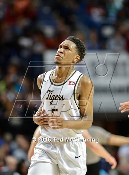Thumbnail 1 in Bentonville vs. Cabot (AAA 7A Final) photogallery.