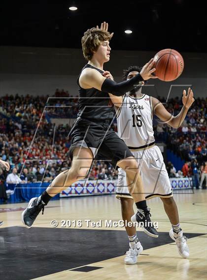 Thumbnail 1 in Bentonville vs. Cabot (AAA 7A Final) photogallery.