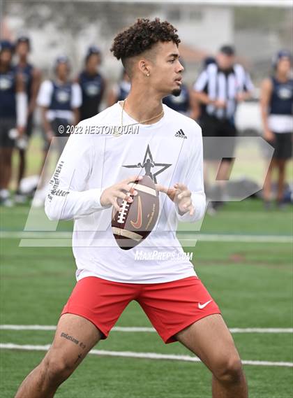 Thumbnail 3 in St. John Bosco vs. Los Alamitos (Battle At The Beach) photogallery.
