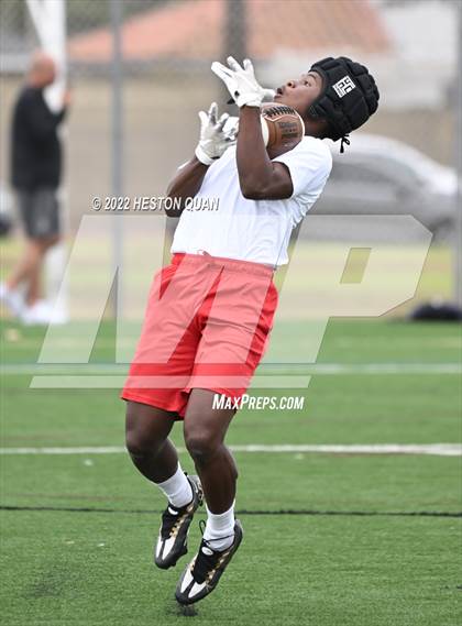 Thumbnail 2 in St. John Bosco vs. Los Alamitos (Battle At The Beach) photogallery.