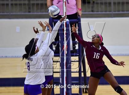 Thumbnail 1 in Highlands vs Brackenridge photogallery.