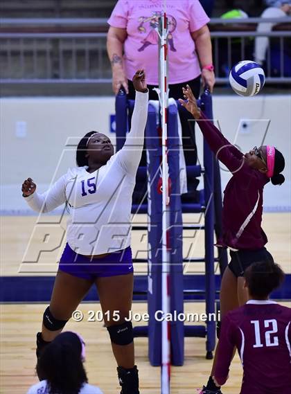 Thumbnail 2 in Highlands vs Brackenridge photogallery.