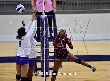 Thumbnail 2 in Highlands vs Brackenridge photogallery.