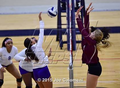 Thumbnail 2 in Highlands vs Brackenridge photogallery.