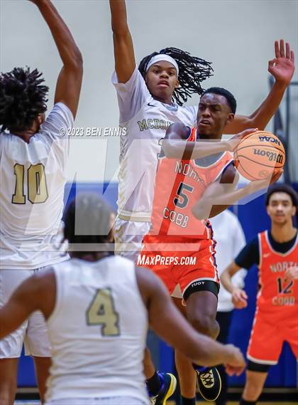 Thumbnail 3 in McDonough vs. North Cobb (Lemon Street Classic) photogallery.