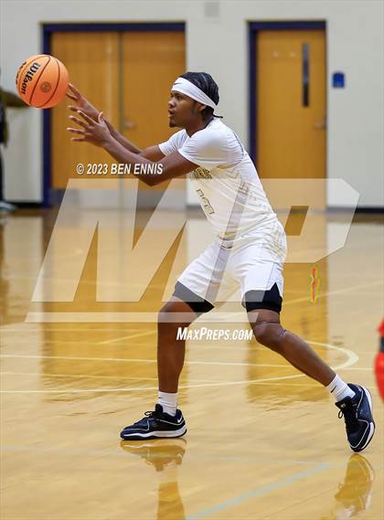 Thumbnail 3 in McDonough vs. North Cobb (Lemon Street Classic) photogallery.