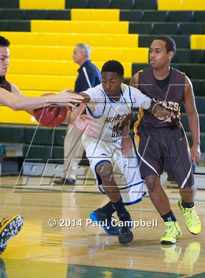 Thumbnail 2 in Marcos de Niza vs Buckeye (Horizon Invitational) photogallery.