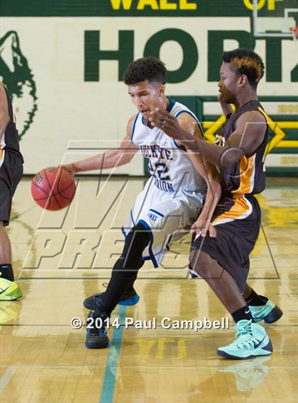 Thumbnail 1 in Marcos de Niza vs Buckeye (Horizon Invitational) photogallery.