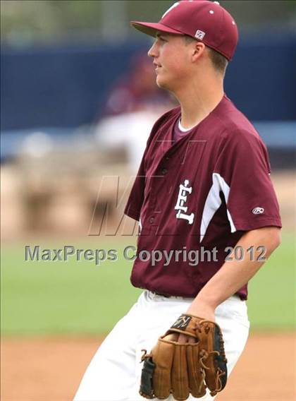 Thumbnail 2 in Montville vs. East Lyme (ECC Semifinal) photogallery.