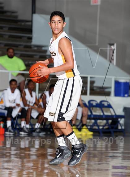 Thumbnail 2 in Katy Taylor vs. Klein Oak (McDonald's Texas Invitational) photogallery.