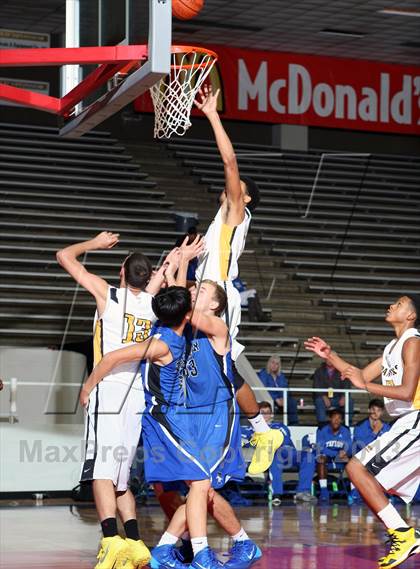 Thumbnail 3 in Katy Taylor vs. Klein Oak (McDonald's Texas Invitational) photogallery.