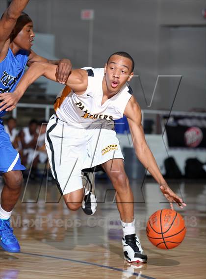 Thumbnail 1 in Katy Taylor vs. Klein Oak (McDonald's Texas Invitational) photogallery.