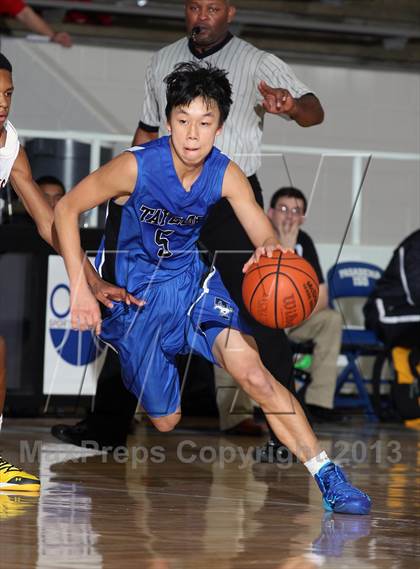Thumbnail 1 in Katy Taylor vs. Klein Oak (McDonald's Texas Invitational) photogallery.