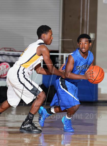 Thumbnail 3 in Katy Taylor vs. Klein Oak (McDonald's Texas Invitational) photogallery.