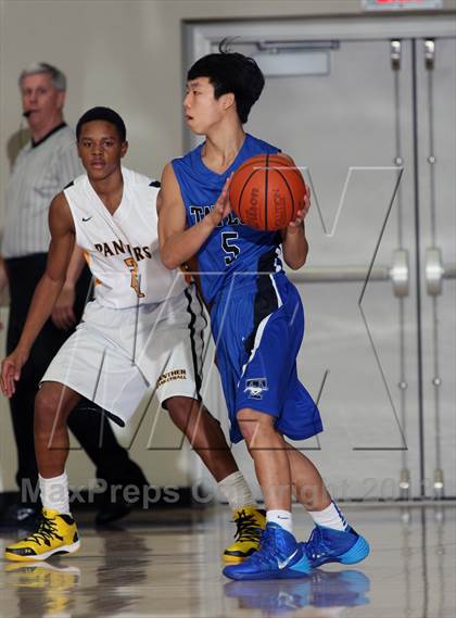 Thumbnail 1 in Katy Taylor vs. Klein Oak (McDonald's Texas Invitational) photogallery.